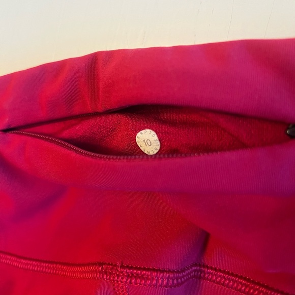 Lululemon Wild Twist 7/8 25” Tight Leggings Ruby Red Fuchsia Pink Amber Size 10 - Picture 12 of 12